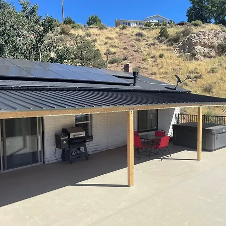 Hillside Lodge